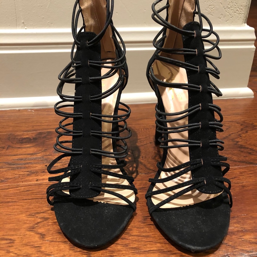 A’GACI Black Heel - Picture 3 of 5